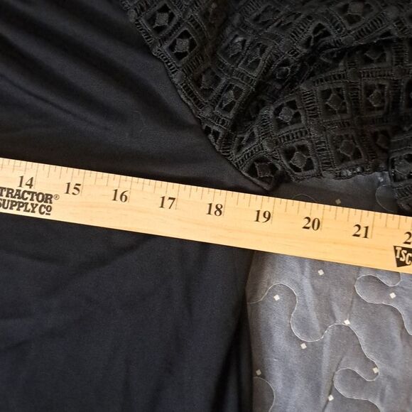 Talbots black off the shoulder blouse size medium - Picture 7 of 7